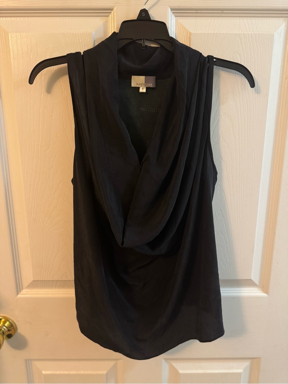 Piper Gore 100% silk sleeveless scoop neck top